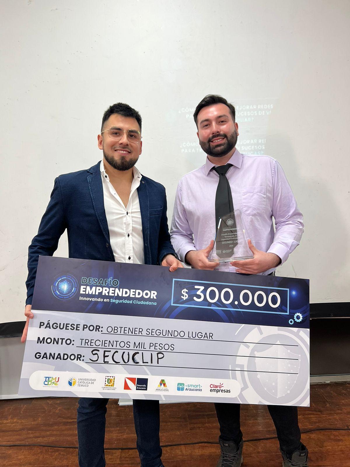 Estudiantes crean dispositivo portátil para pedir ayuda con un clic en casos de emergencia