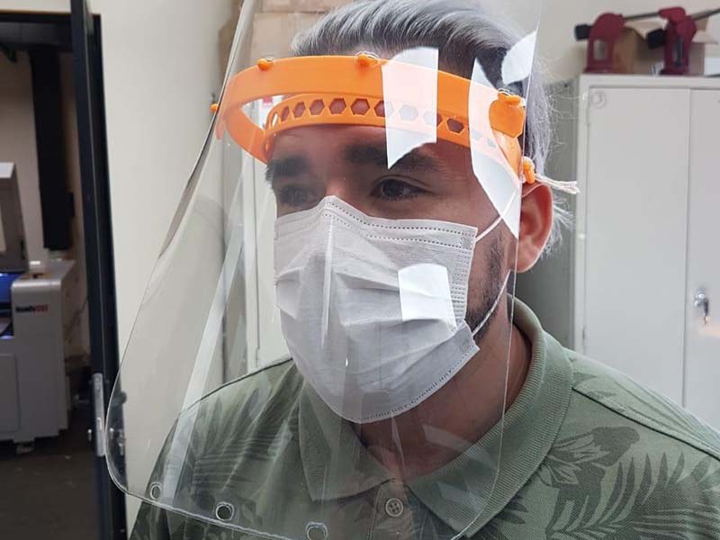 Protolab U. Mayor produce y distribuirá escudos faciales impresos en 3D para contribuir a la prevención del COVID-19